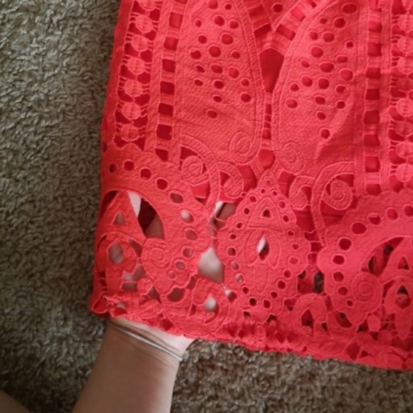 FOREVER21 crochet overlay bright red mini skirt size M - Picture 2 of 5